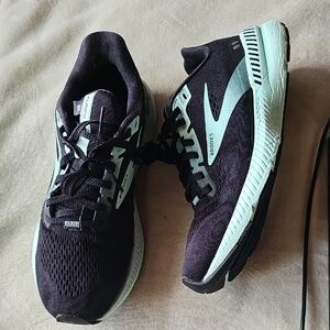 Brooks Women's Launch GTS Running Shoes in Black and Mint